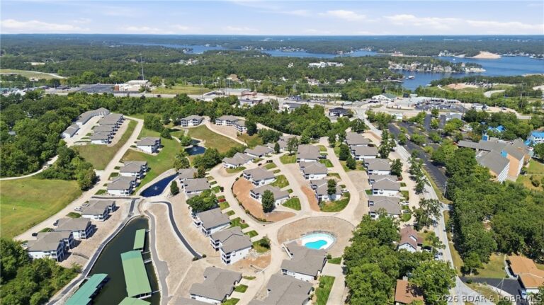Lake View Town Home