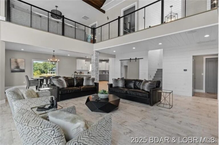 Current River Front Home